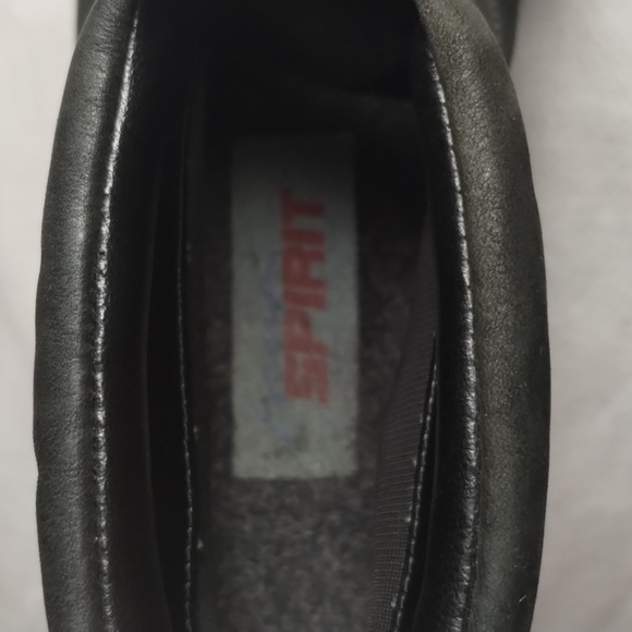 Woman's shoes Color: Black Manufacturer: Spirit Size: 7 - Picture 2 of 10
